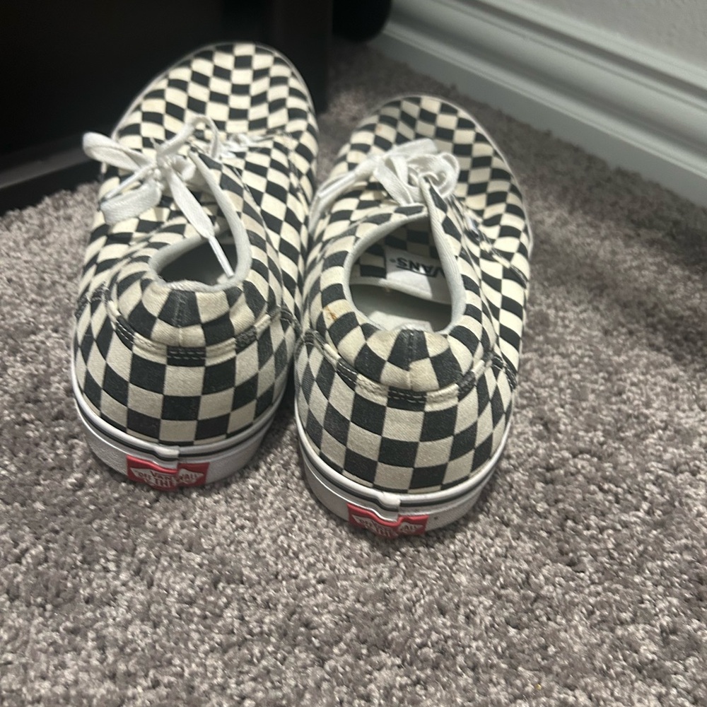 Vans - Picture 3 of 5